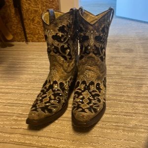 Corral boots